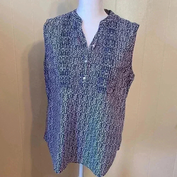Bit and Bridle Blue & White Sleeveless Pin-tucked Shirt Top in Size Large. - Picture 1 of 7